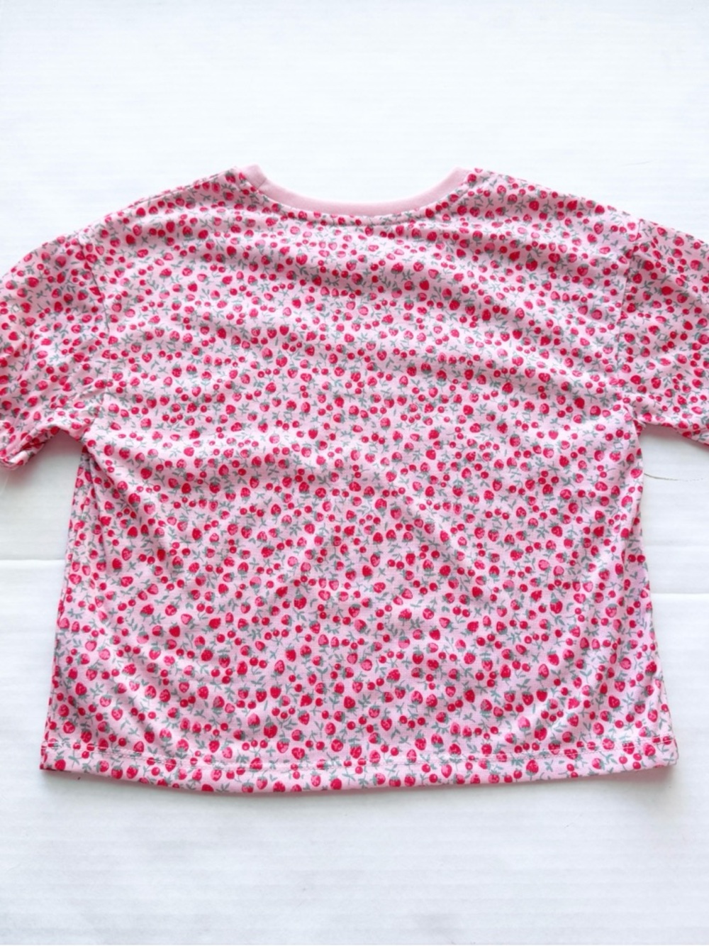 Gap Girls New Short Pajama Set in Strawberry & Cherry
Print NWT - Picture 7 of 16